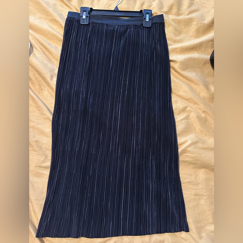 Charlotte Russe Black Pleated Midi Skirt